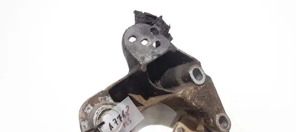 Audi A6 S6 C5 4B Engine mounting bracket 4b0199352a