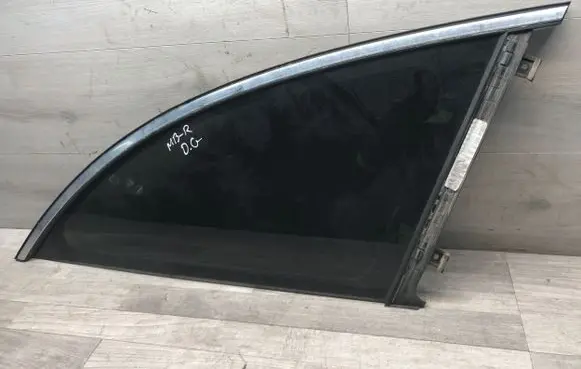 Mercedes-Benz R W251 Rear side window 43R000263 E000251 DO71M2M50