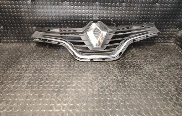Renault Captur Front bumper upper radiator grill 623102335R