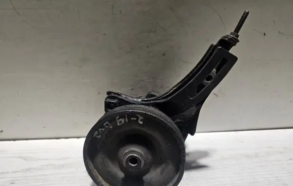 Renault 19 Power steering pump 7846075
