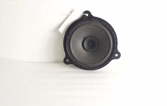 Nissan Juke I F15 Rear door speaker 