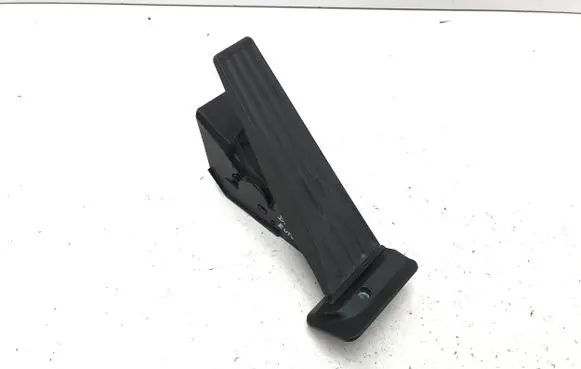 BMW 2 Active Tourer U06 Accelerator throttle pedal 6889818