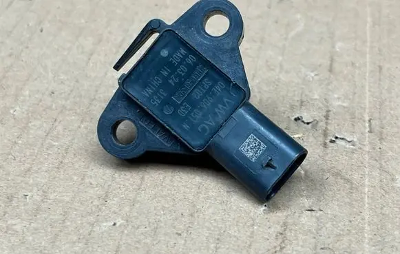 Skoda Enyaq iV Rear glass lock/latch E387 04E906051N