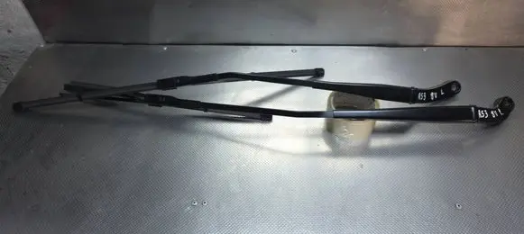 Audi A3 S3 8V Front wiper blade arm 8V1955407C 8V1955408C