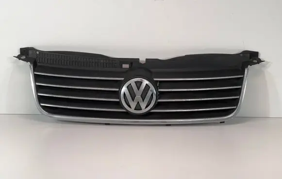 Volkswagen PASSAT B3 Front bumper upper radiator grill 3B0853651L