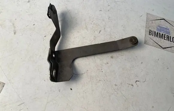 BMW 5 E60 E61 Muffler mount bracket/holder 7562124
