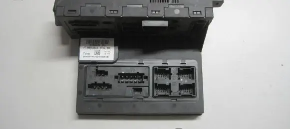 Mercedes-Benz E W211 Fuse module 2115454101