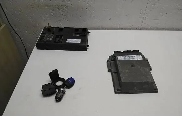 Ford Transit Engine ECU kit and lock set 6C1112A650 8C1T14A073