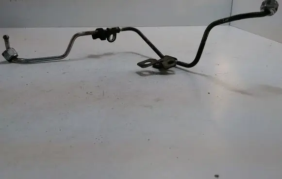 Nissan X-Trail T31 Fuel injector supply line/pipe 
