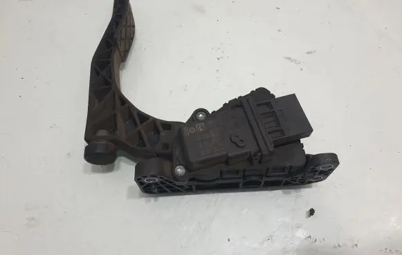 Audi A6 S6 C6 4F Accelerator throttle pedal 4F1723523B