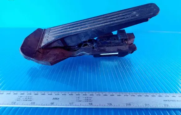 Volkswagen PASSAT B6 Accelerator throttle pedal 1K2721503M 6PV00874500