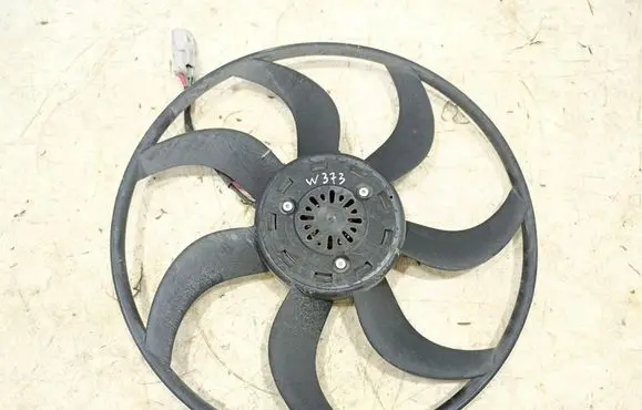 Jeep Grand Wagoneer Electric radiator cooling fan 68275634AD