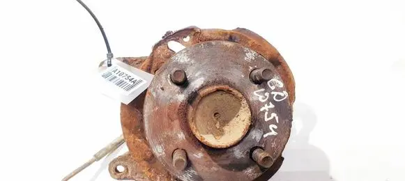 Toyota Corolla Verso E121 Rear wheel hub 