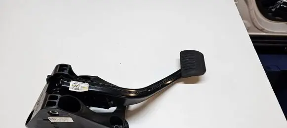 Jeep Grand Cherokee WL Brake pedal 68360646AA