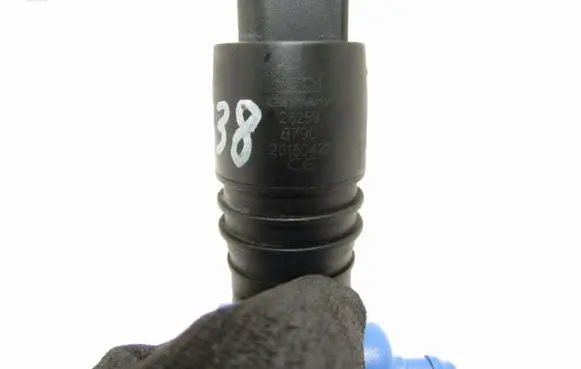 Volkswagen PASSAT B5 Windscreen/windshield washer pump 26259