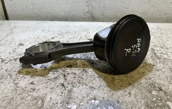 Ram 1500 Piston with connecting rod