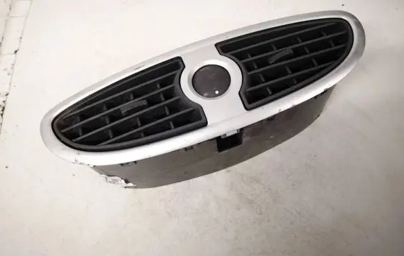Volkswagen Phaeton Dash center air vent grill 220408