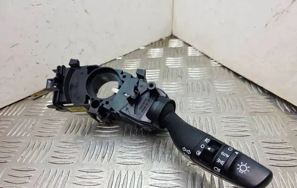 KIA Carens III Indicator stalk 299139726