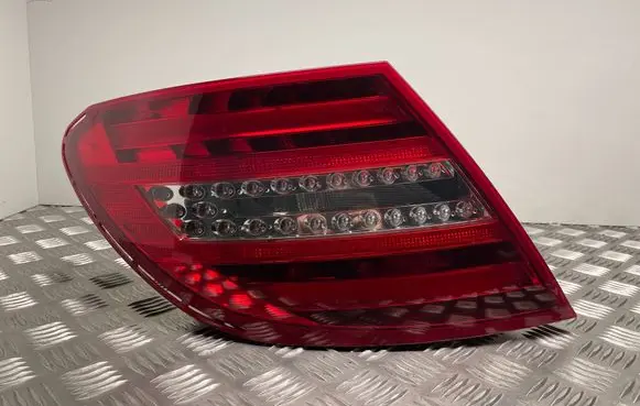 Mercedes-Benz C W204 Rear/tail lights 2049060403