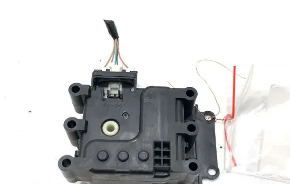 Mazda 3 II Air flap motor/actuator GA705KD47