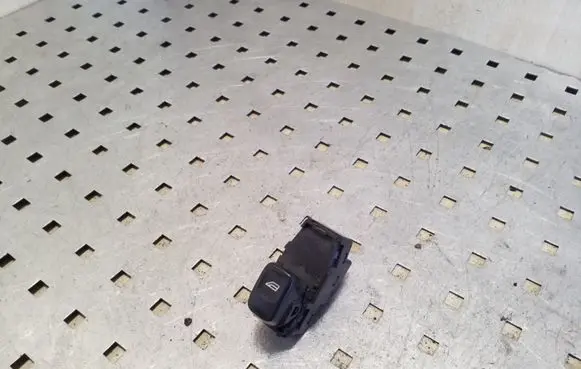 Volvo S60 Electric window control switch 8685288