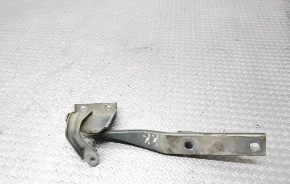 Engine bonnet/hood hinges