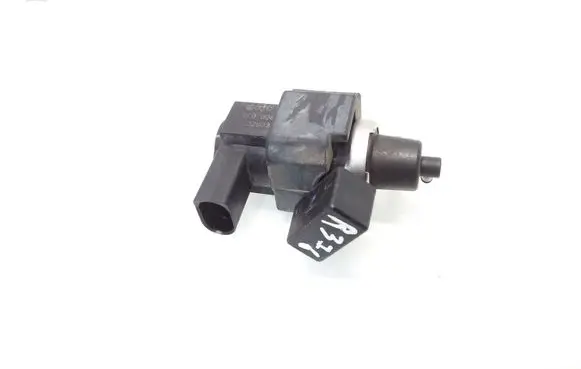 Audi A4 S4 B6 8E 8H Turbo solenoid valve 8E0906628