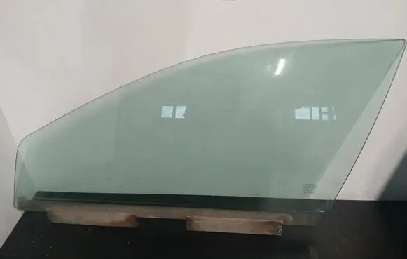 Volvo V70 Front door window glass four-door DOT57M53AS2 E000186 43R001106