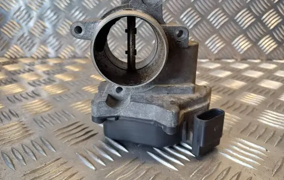 Volkswagen Golf VI Throttle valve 03L128063J