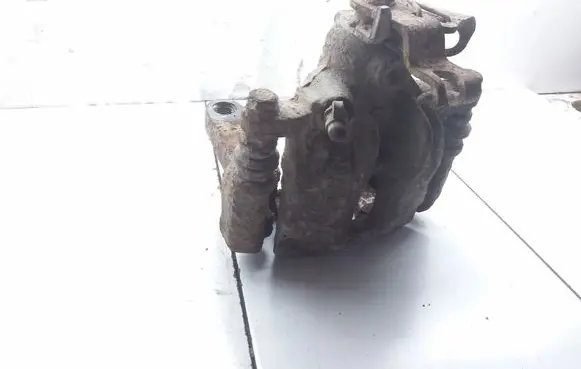 Opel Vivaro Rear brake caliper 