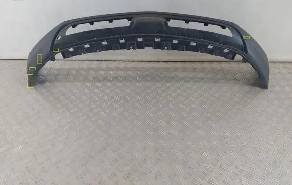 Front bumper lip