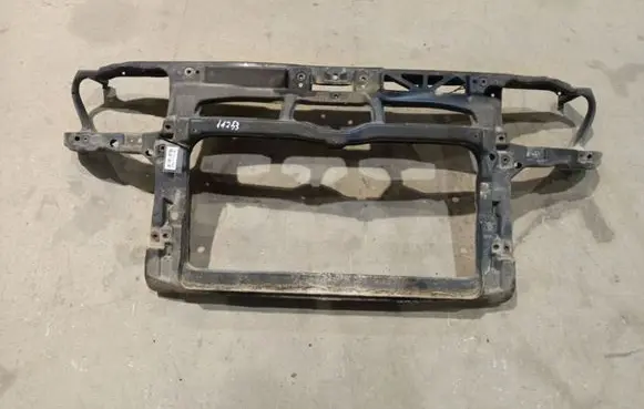 Volkswagen Golf IV Radiator support slam panel 