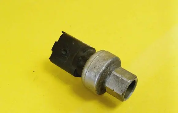 Peugeot 206 Air conditioning (A/C) pressure sensor 9632170780