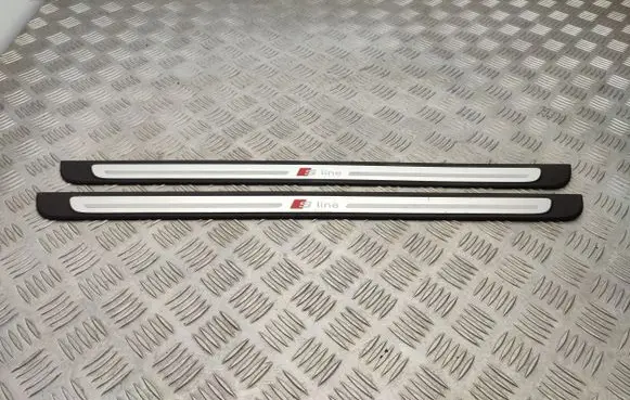 Audi A1 Front sill trim cover 8X3853373B