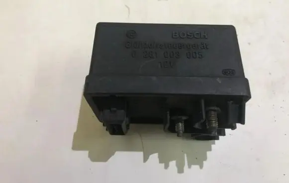 Peugeot 406 Glow plug pre-heat relay 0281003005