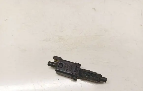 Volkswagen PASSAT B5 Brake pedal sensor switch 811907343b