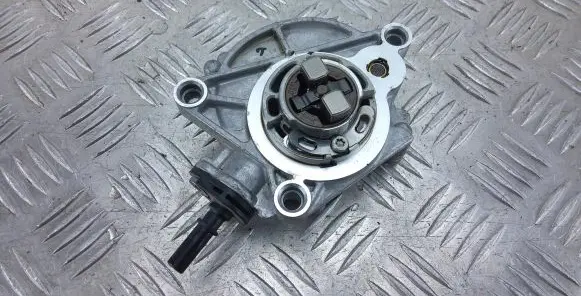 Peugeot 208 Vacuum pump 9812133880