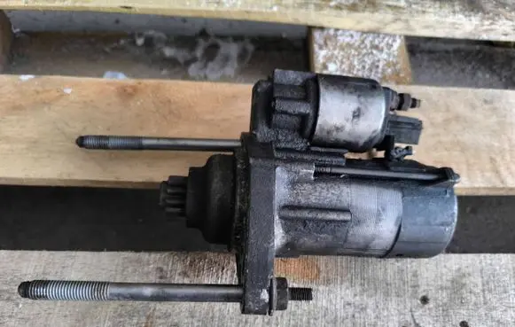 Volkswagen Transporter - Caravelle T5 Starter motor