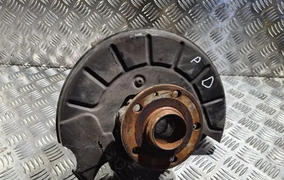 Volkswagen PASSAT B6 Front wheel hub