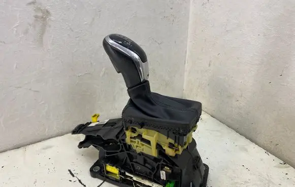 Volvo S60 Gear shifter/selector 31367962