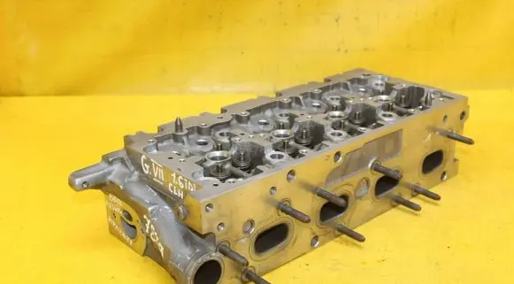 Volkswagen Golf VII Engine head 04L353A