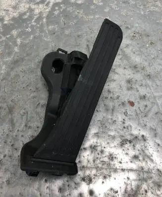 Volkswagen PASSAT B7 Accelerator throttle pedal 1K1721503ATBILI 1K1721503AT