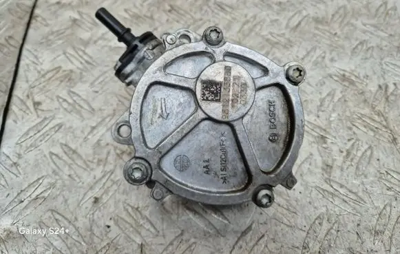 Peugeot 5008 II Vacuum pump 9812133880
