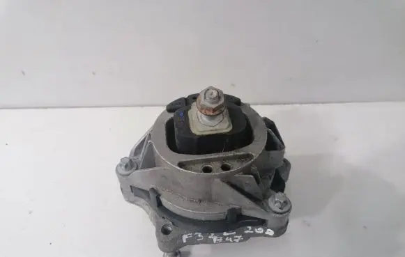 BMW 4 F32 F33 Engine mount bracket 6859411