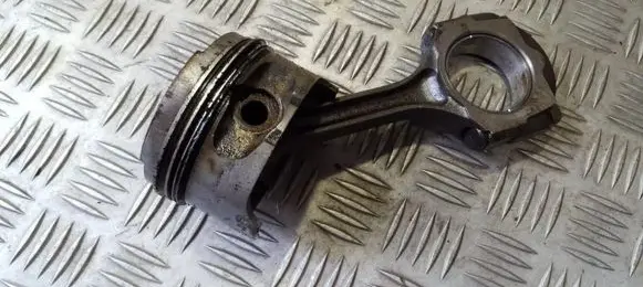 Renault Scenic I Piston with connecting rod