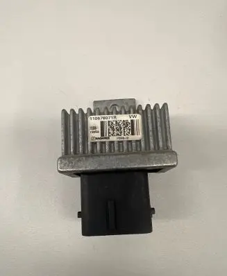 Nissan Juke I F15 Glow plug pre-heat relay 110678071R