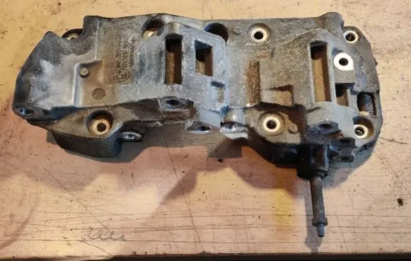 BMW 5 F10 F11 Generator/alternator bracket 174786 8506863 850696305