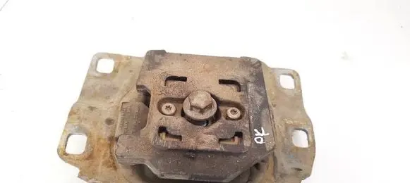 Engine mount bracket