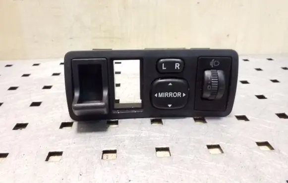 Toyota Corolla E120 E130 Wing mirror switch 183574 777663