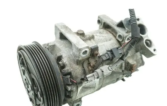 Renault Captur Air conditioning (A/C) compressor (pump) 926002352R